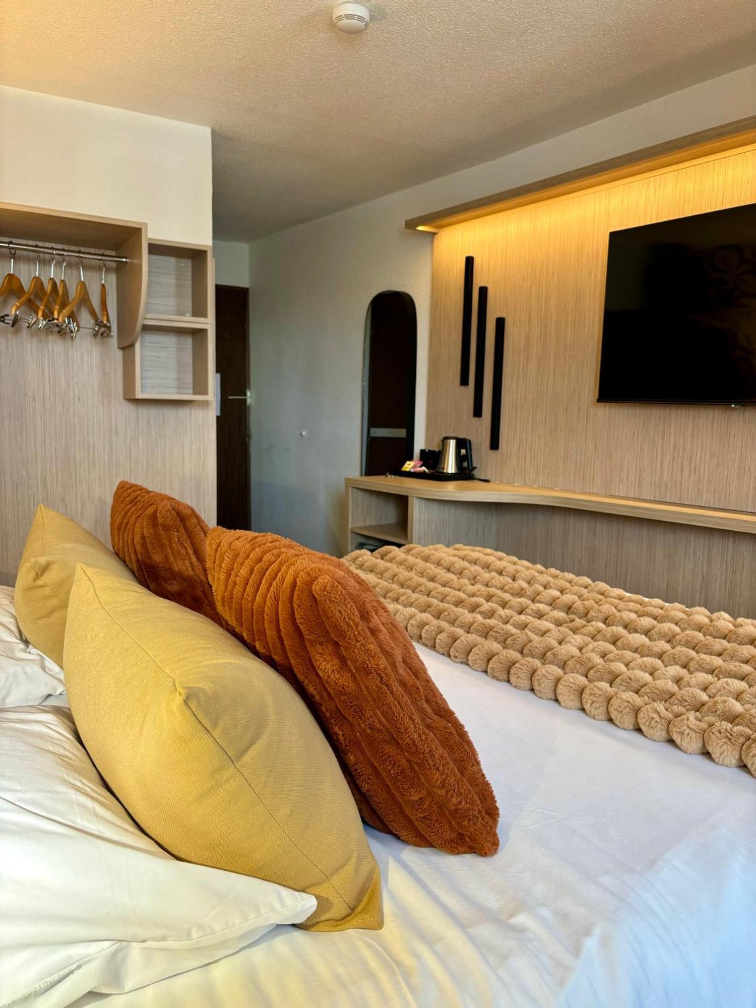 Ambassadeur Hotel - Cherbourg Port De Plaisance Eksteriør bilde