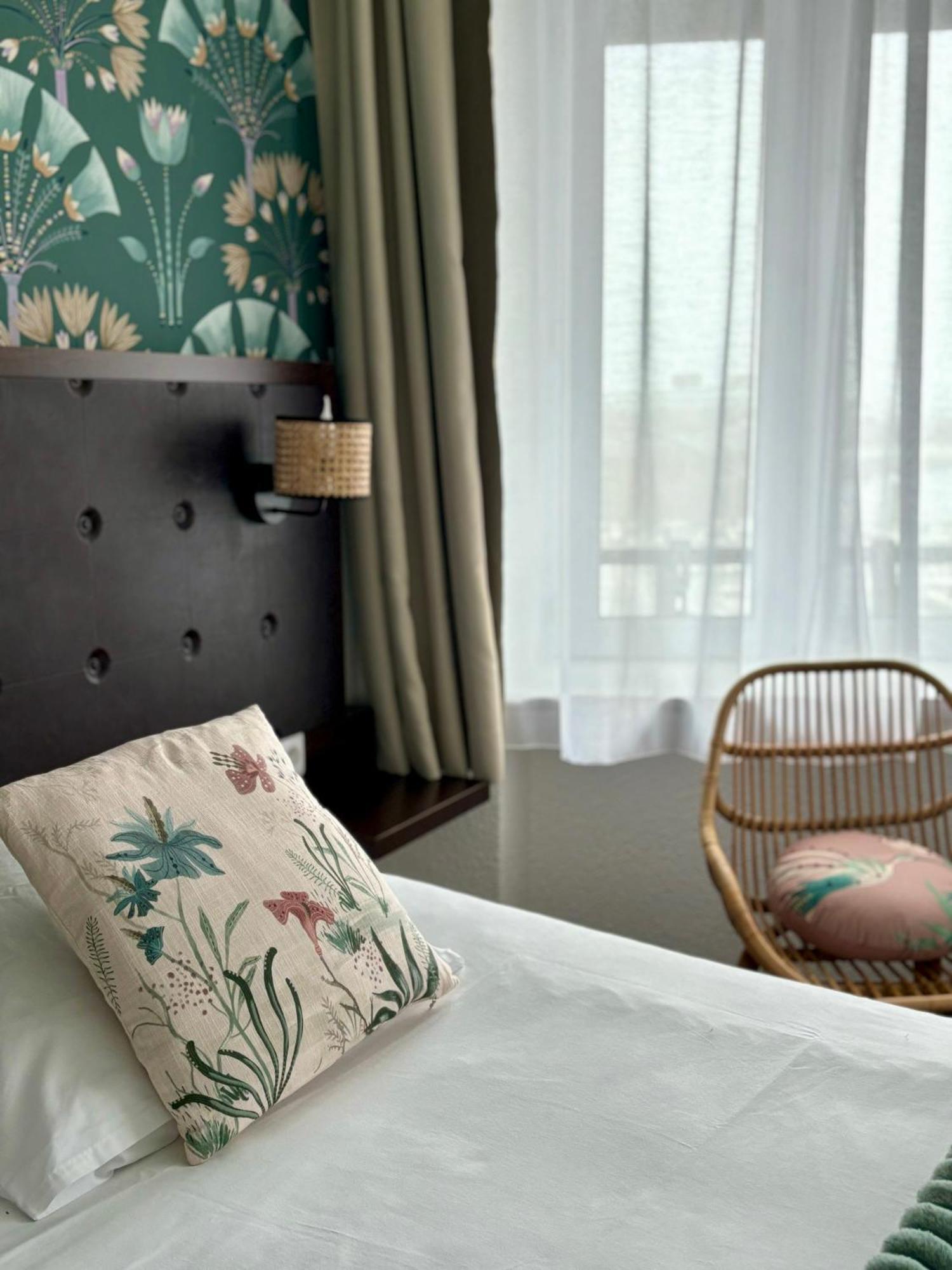 Ambassadeur Hotel - Cherbourg Port De Plaisance Eksteriør bilde