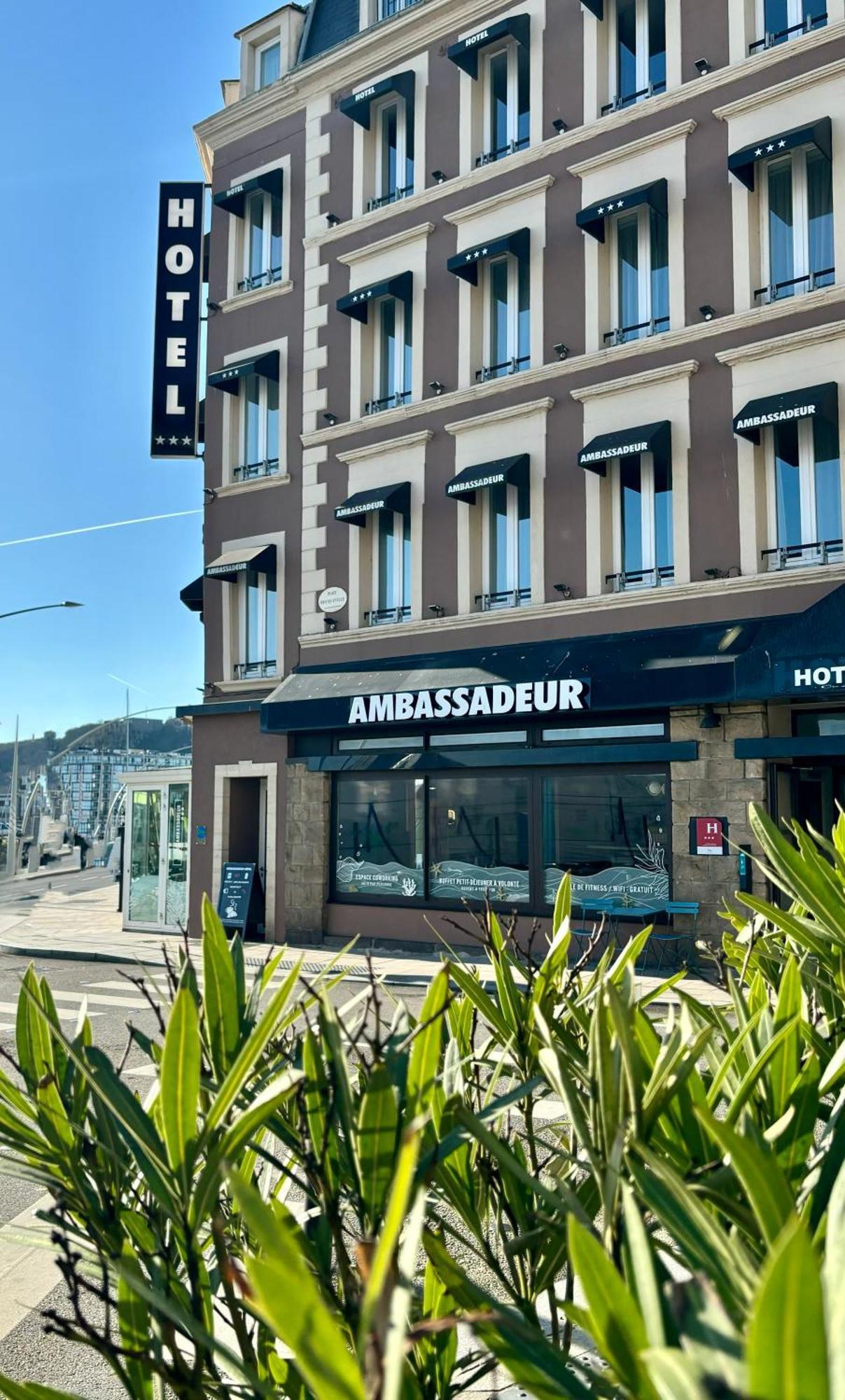 Ambassadeur Hotel - Cherbourg Port De Plaisance Eksteriør bilde